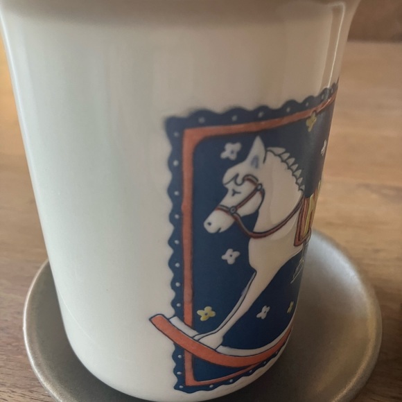 Set Of Two Vintage Otagiri Embossed Rocking Horse Mugs W Grey Rim - Picture 6 of 9